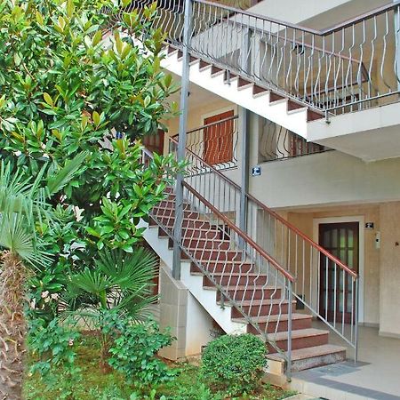 Apartment Branko With Free Parking Icici Ngoại thất bức ảnh