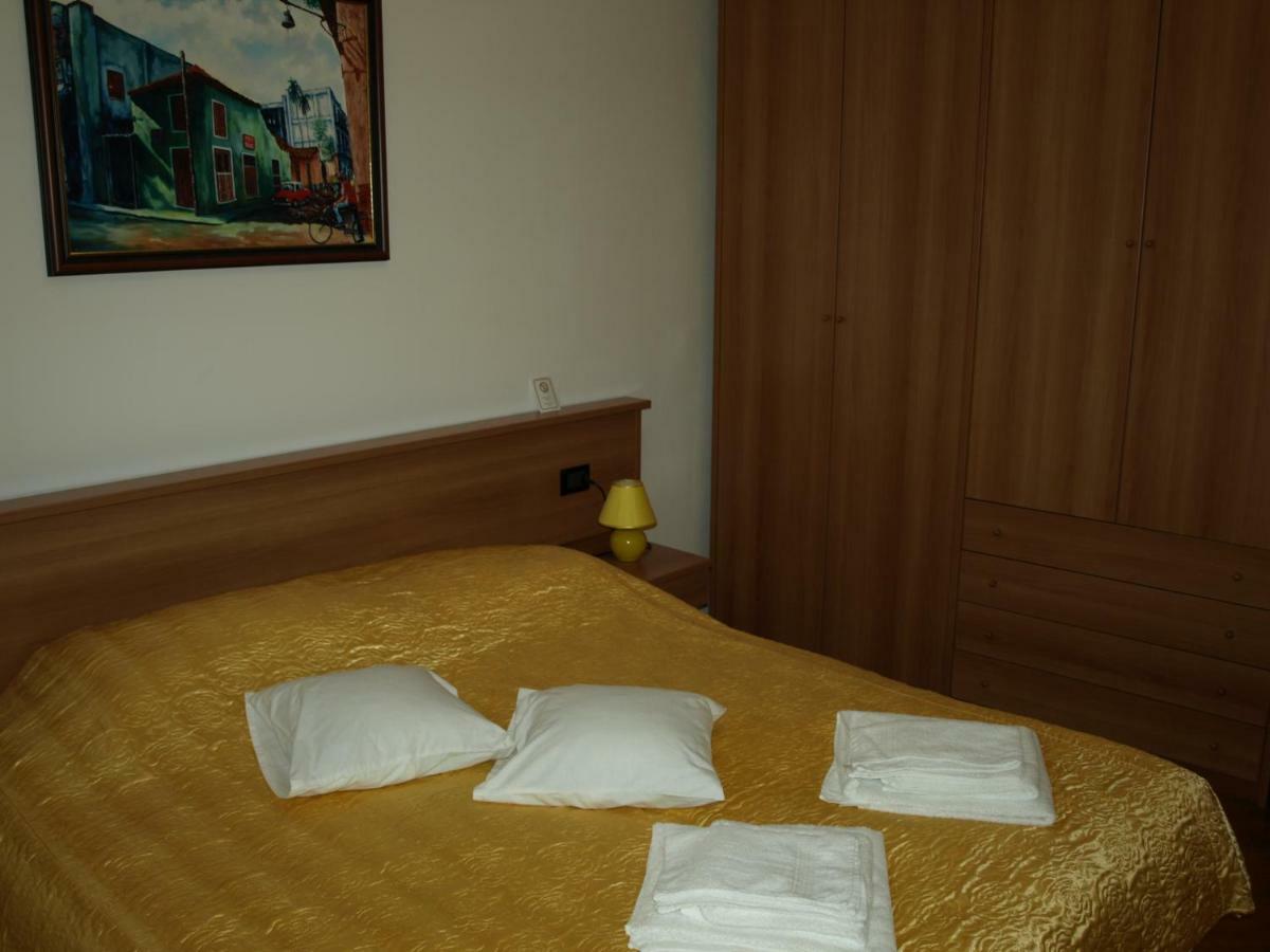 Apartment Branko With Free Parking Icici Ngoại thất bức ảnh