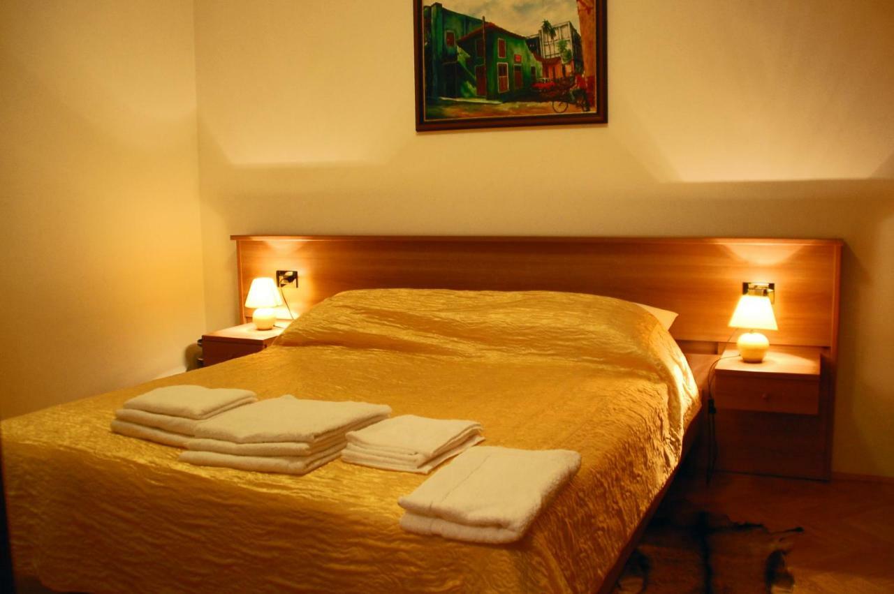 Apartment Branko With Free Parking Icici Ngoại thất bức ảnh
